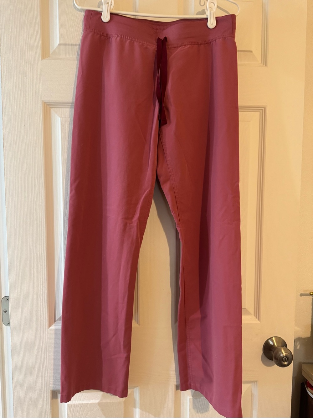 Figs Straight-Leg Scrub Pants in Dusty Rose